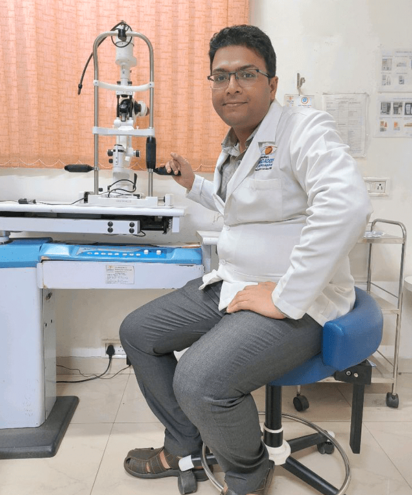 Dr. Bhavin Mahendra Shah Cataract & Retina Specialist MBBS ( KEM, Mumbai ) M.D Ophthalmology (AIIM, New Delhi ) ( Gold Medallist )