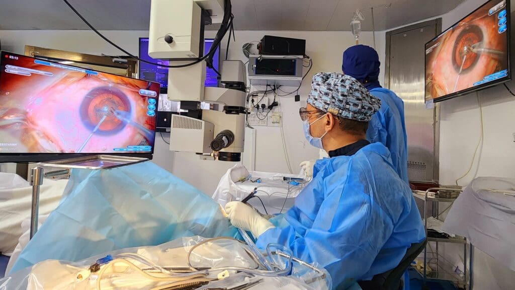 Dr Saurabh Patwardhan conduting cataract surgery