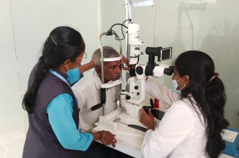 Eye Treatment, Eye Specialist in Bailhongal